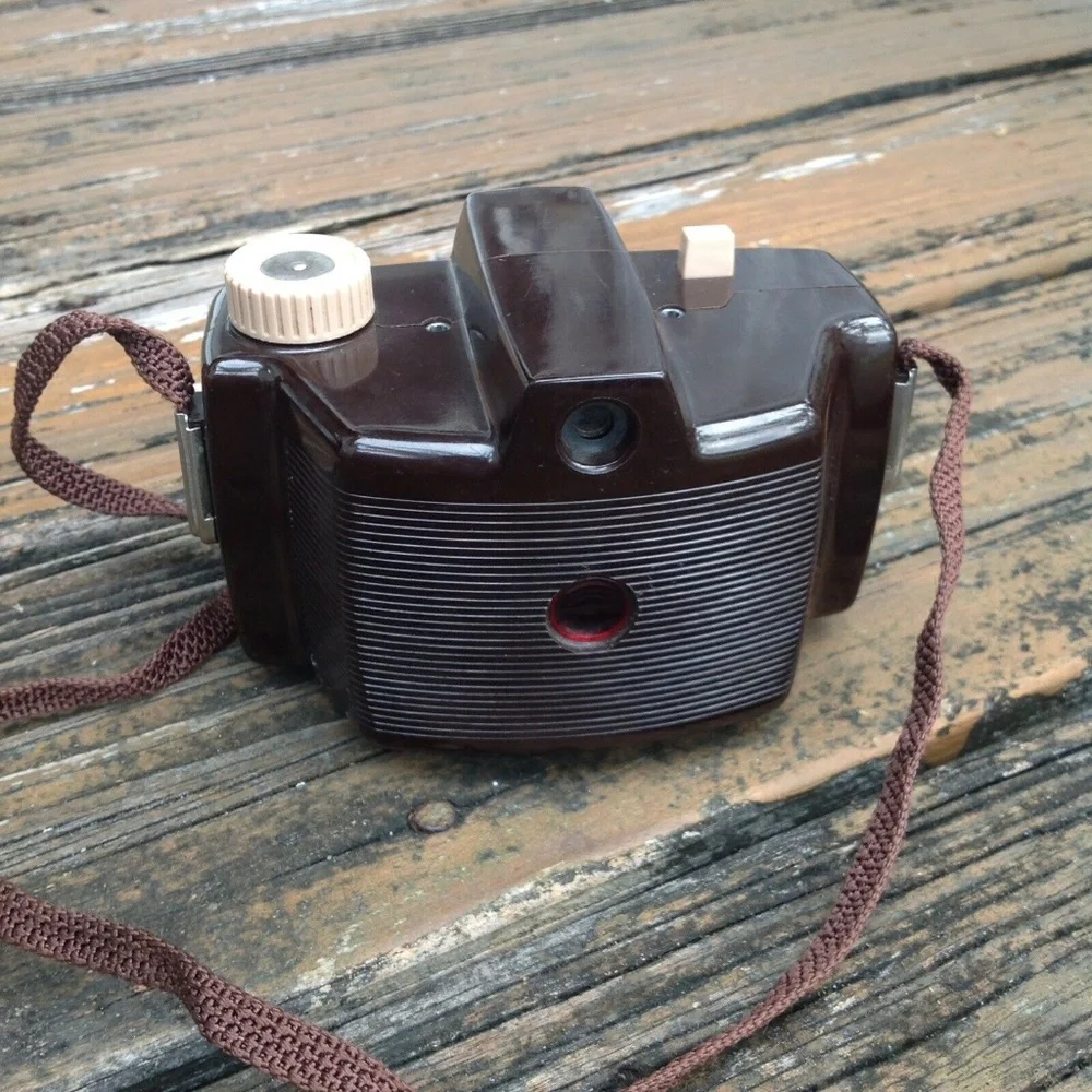 Sawyers Nomad 127 Camera Brown Silver Bakelite Photography Vintage 50s 60s